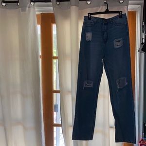 Mom/boyfriend jeans